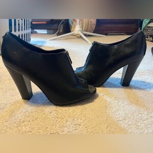 Jeanne Beker Black Genuine Leather Booties With Upper Leather Sock